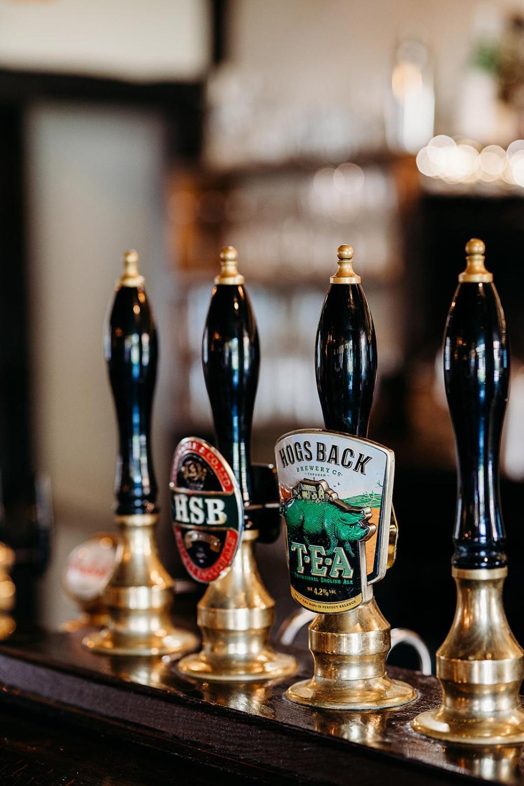 The Crown Inn تشيدينغفولد المظهر الخارجي الصورة
