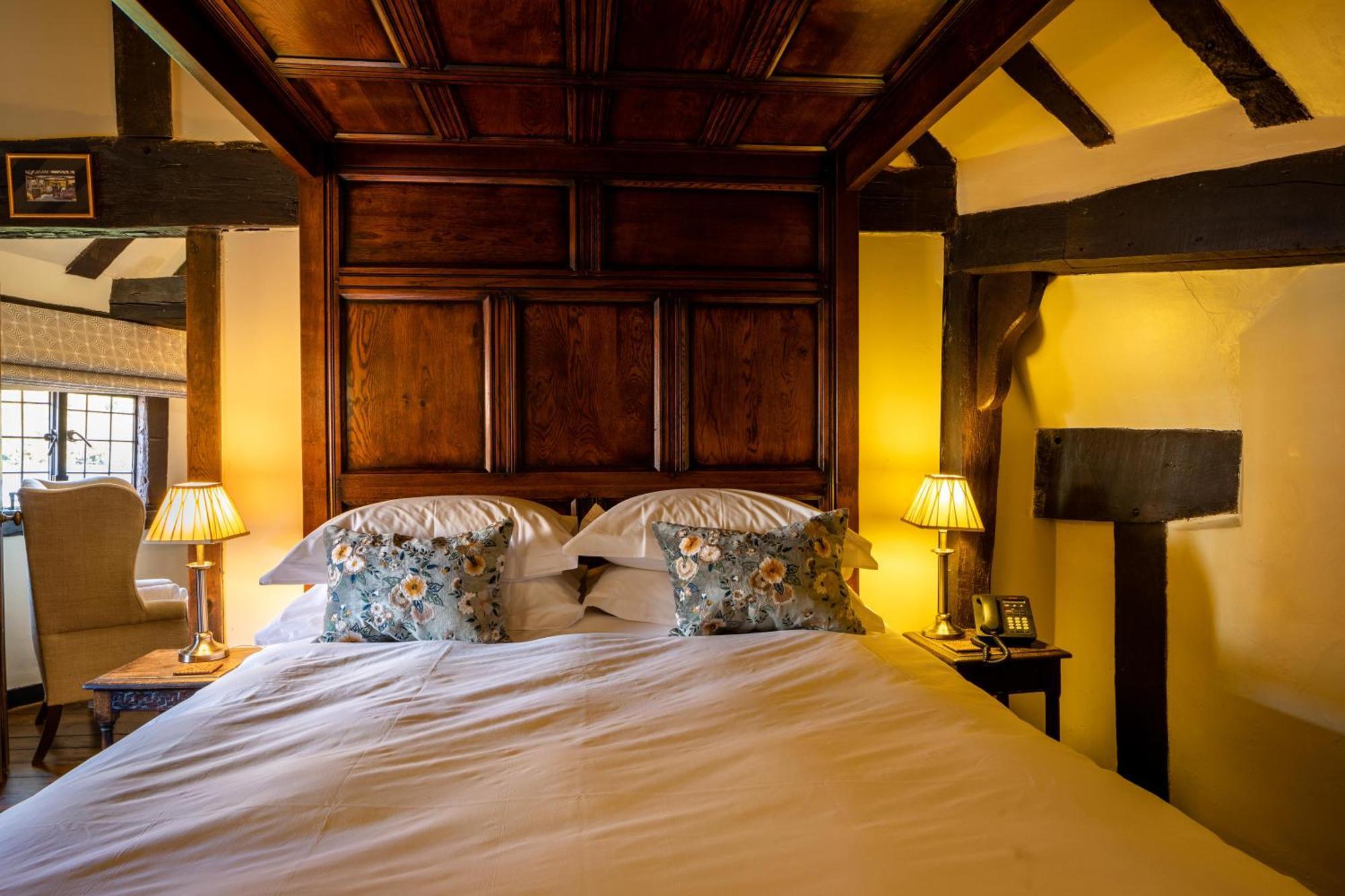 The Crown Inn تشيدينغفولد الغرفة الصورة