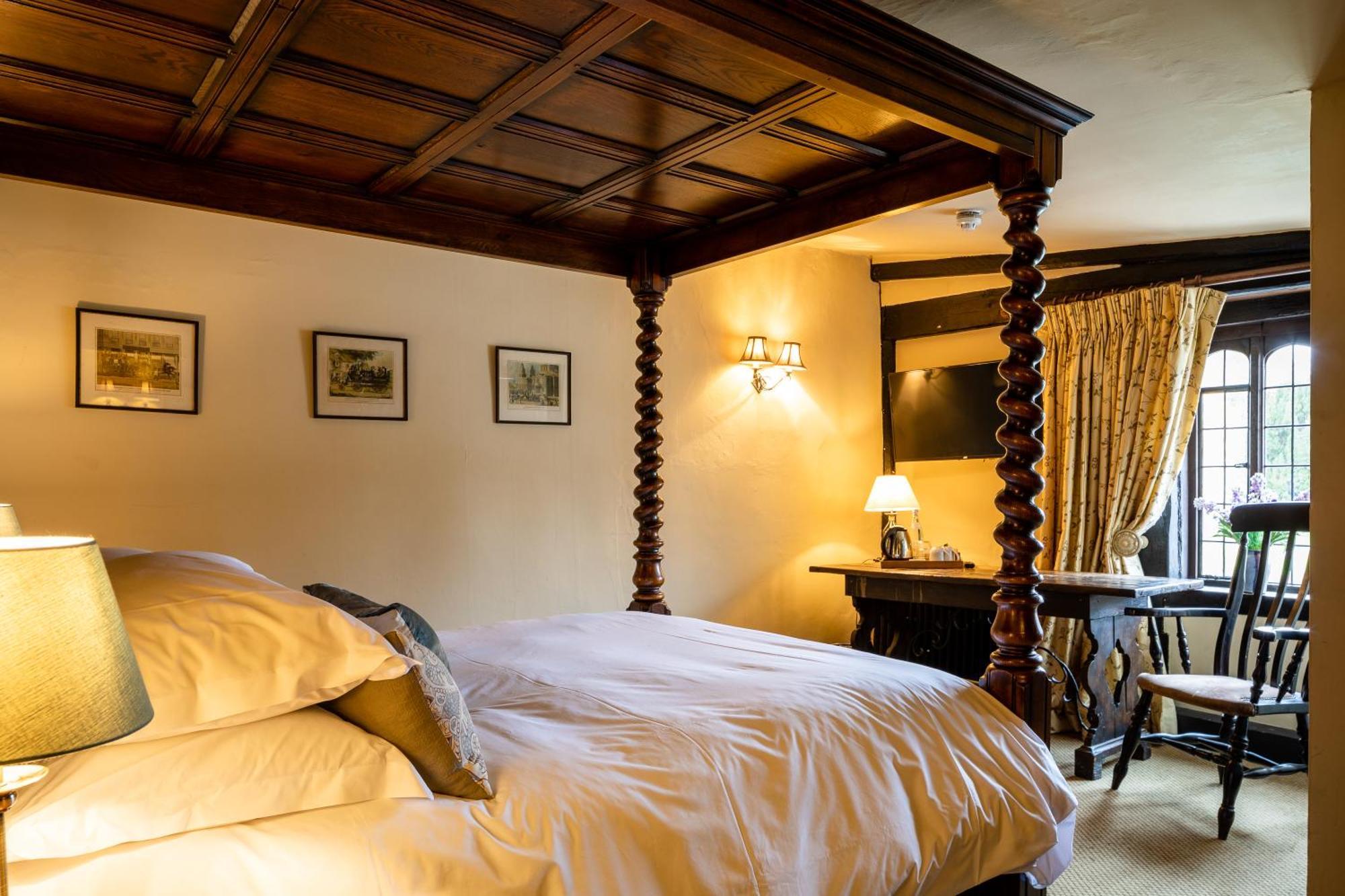 The Crown Inn تشيدينغفولد الغرفة الصورة